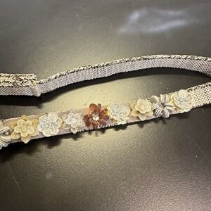 LOFT Belt Womens Small/Medium Beaded‎ Flowers Metallic Stretch Snap neutrals